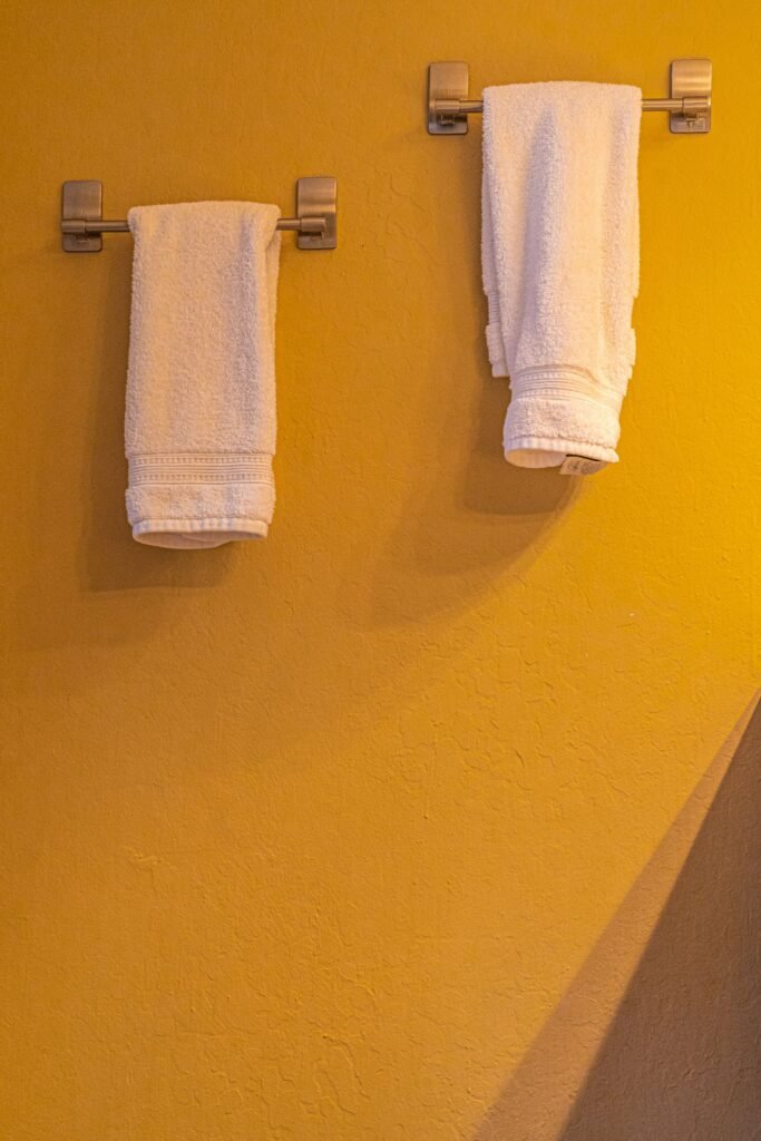 Simple display of small guest towels